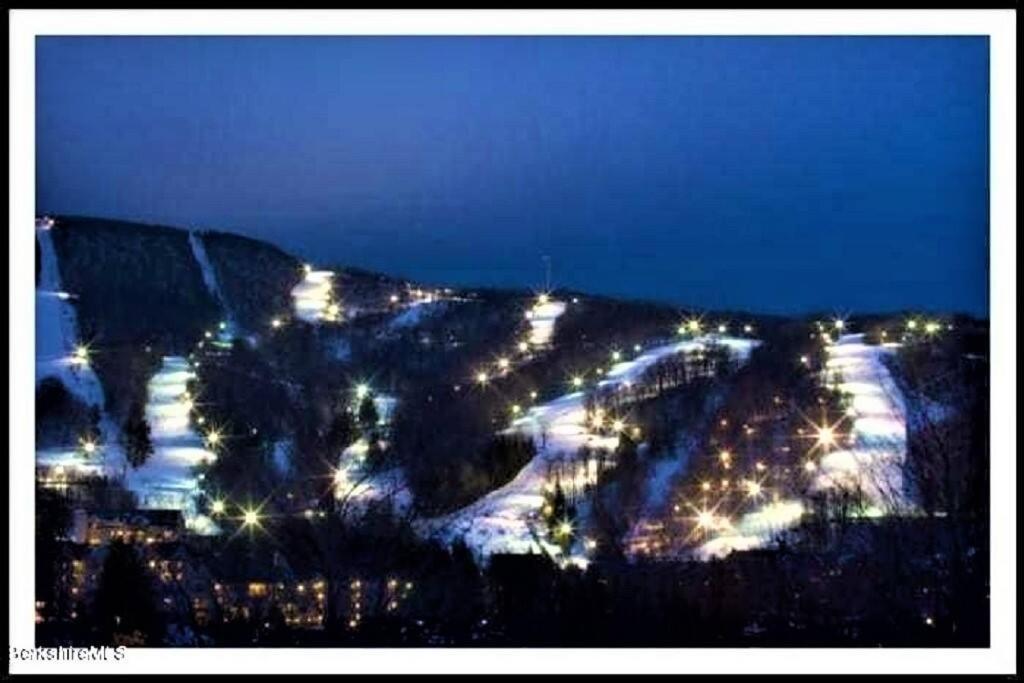 Spacious 3Br 3Ba Sleeps 8 Ski On Off Jiminy Mountain Resort Hancock Luaran gambar