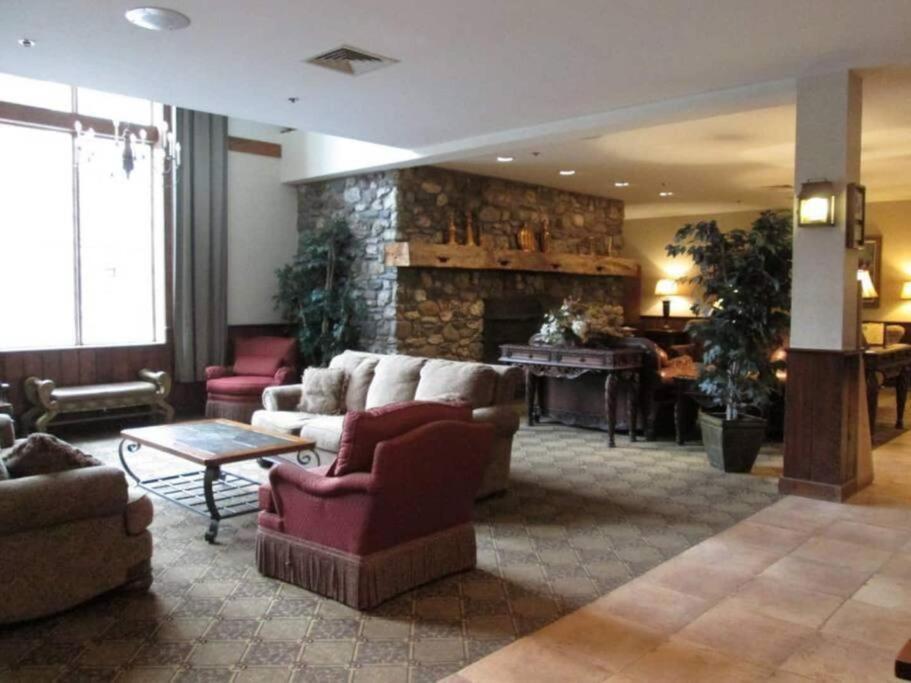 Spacious 3Br 3Ba Sleeps 8 Ski On Off Jiminy Mountain Resort Hancock Luaran gambar